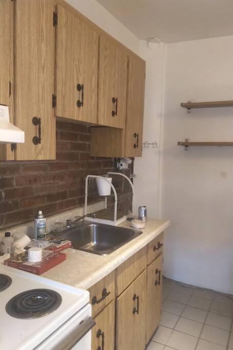 Awesome Cozy 1 Bedroom Coachhouse Toronto Extérieur photo
