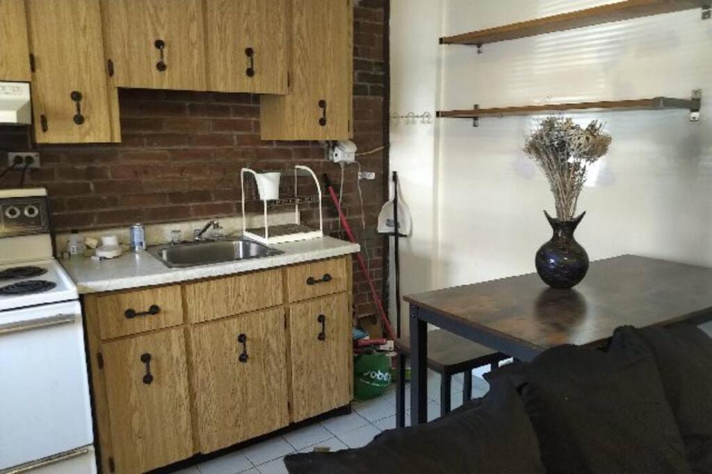 Awesome Cozy 1 Bedroom Coachhouse Toronto Extérieur photo