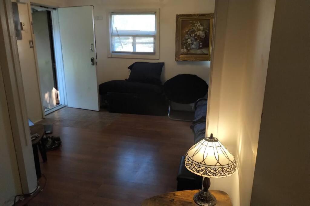 Awesome Cozy 1 Bedroom Coachhouse Toronto Extérieur photo