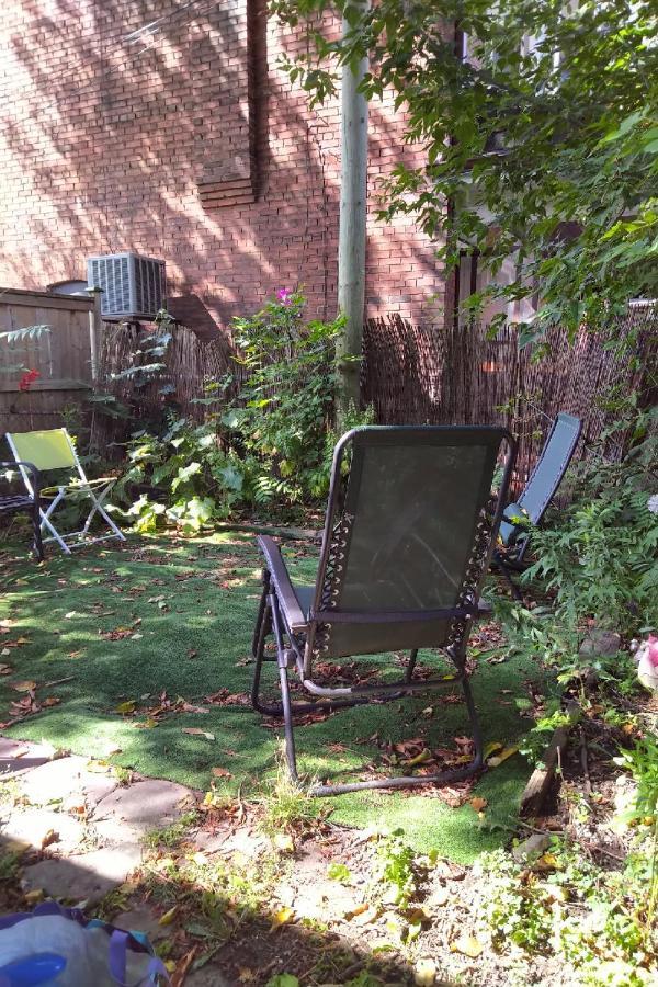 Awesome Cozy 1 Bedroom Coachhouse Toronto Extérieur photo